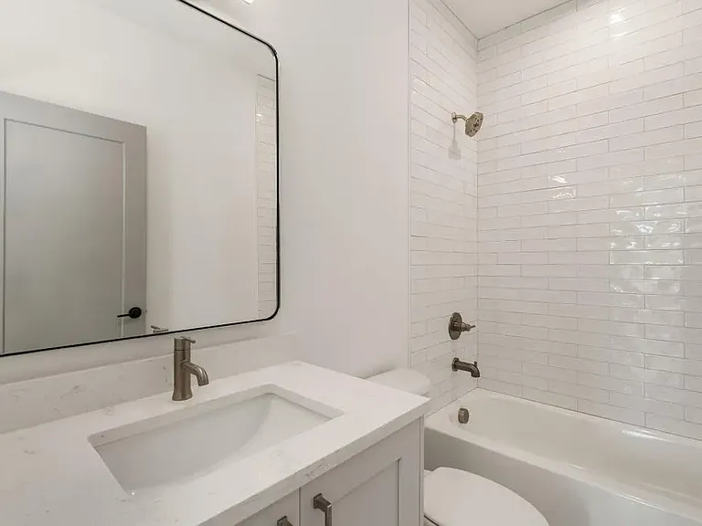 1237 Memorial Dr SE #102 — Photo 27