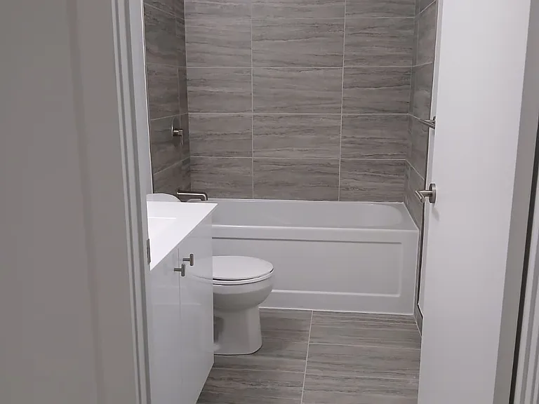 25 Wellington St S #1804 — Photo 13