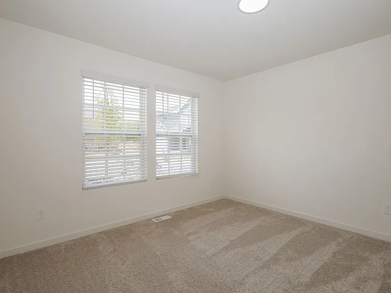 1625 Reagan Dr — Photo 21
