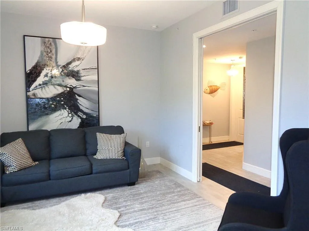 2 bed, 2.0 bath, 2050 sqft, $3,700 — Photo 4