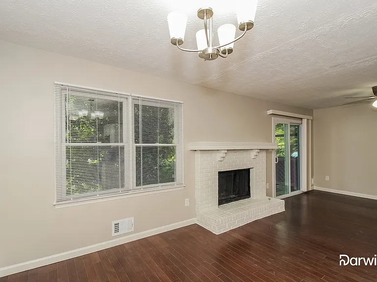 2069 Donnas Cove Dr SE — Photo 7