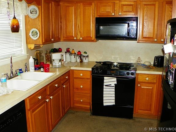 5th image of 537 S 78th East Ave