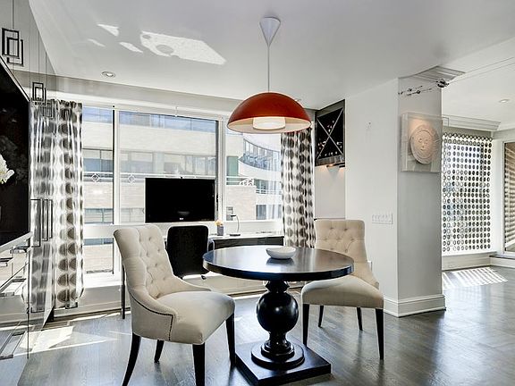 Breakfast Room