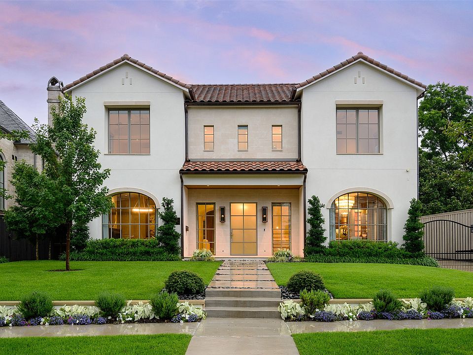 1st image of 4505 S Versailles Ave