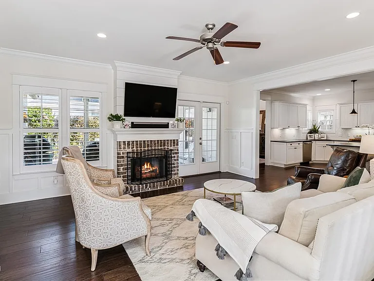 1077 Sinclair Way — Photo 3