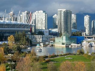 1768 Cook St #1209, Vancouver, BC V5Y 0N3