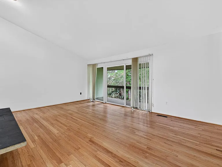 9404 Woodington Dr — Photo 9