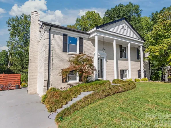 610 Ridgeway Dr, Belmont, NC 28012