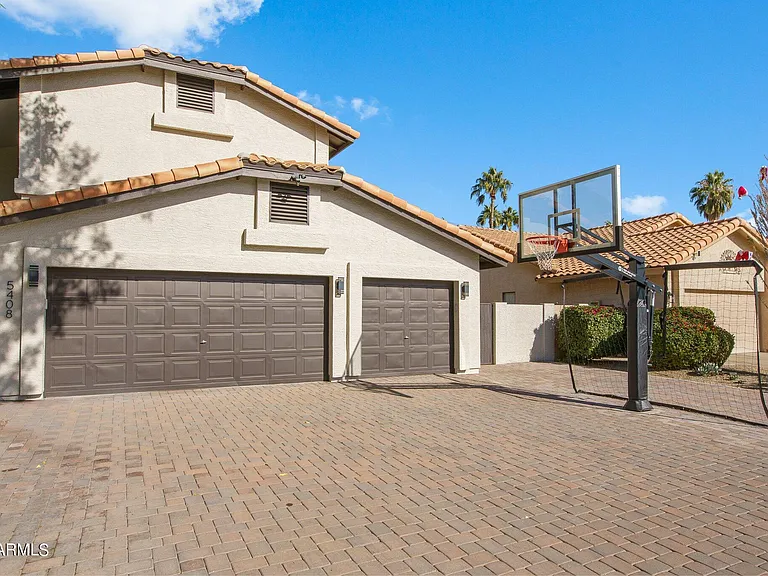 5408 E Kelton Ln — Photo 61