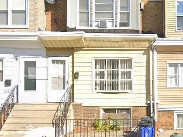 2557 S 61st St, Philadelphia, PA 19142