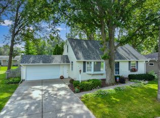 1077 Liberty St, Green Bay, WI 54304