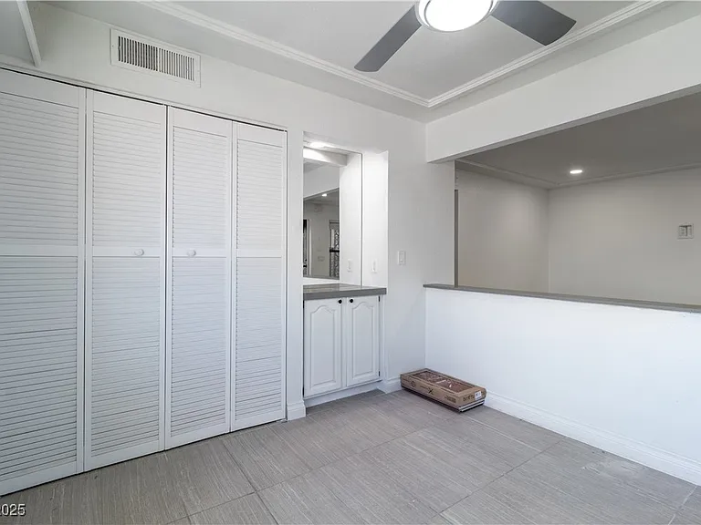 2200 Venus St #C — Photo 8