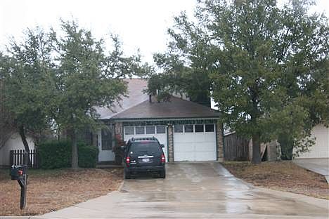 1st image of 2404 Skyline Dr