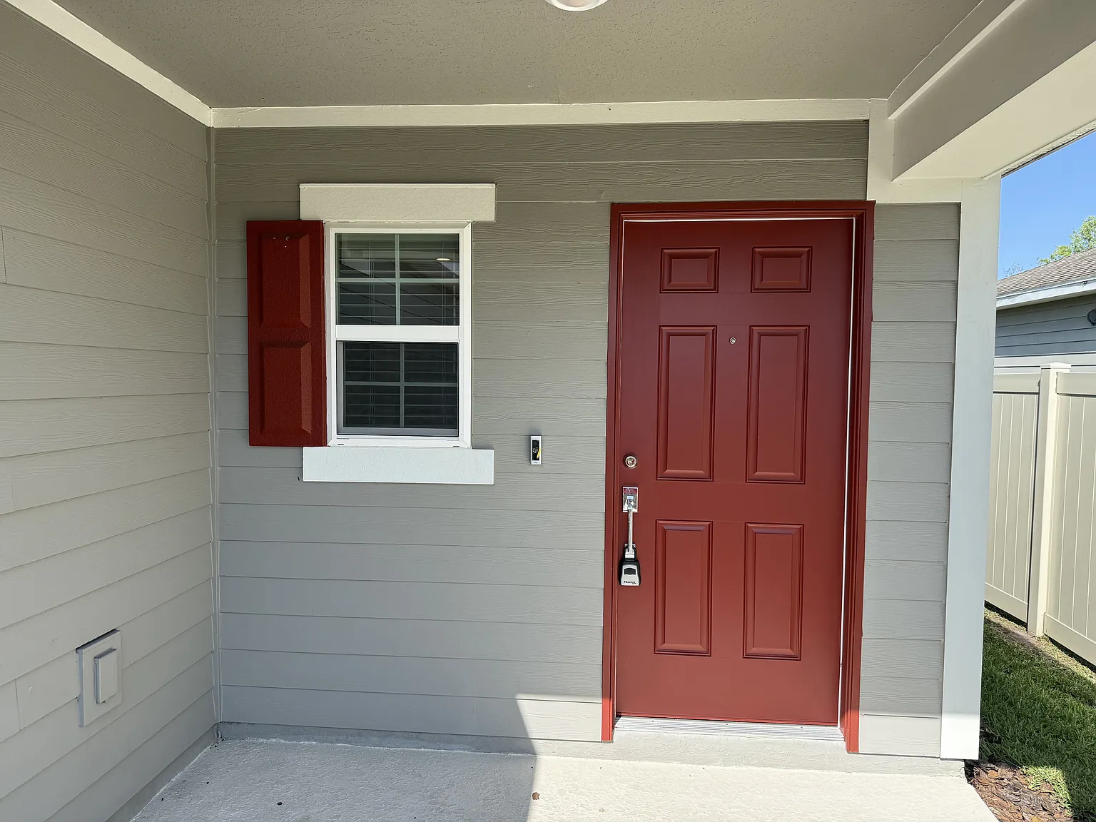 3 bed, 1260 sqft, $2,200 — Photo 3