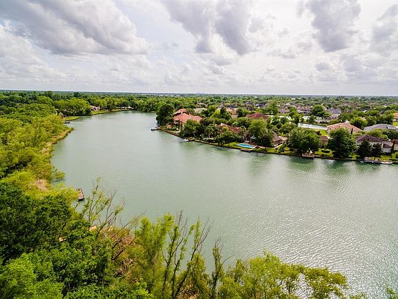 3rd image of 206 Flamingo Island Dr