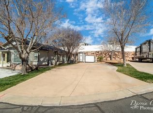 34 Cottonwood Ln, Hurricane, UT 84737