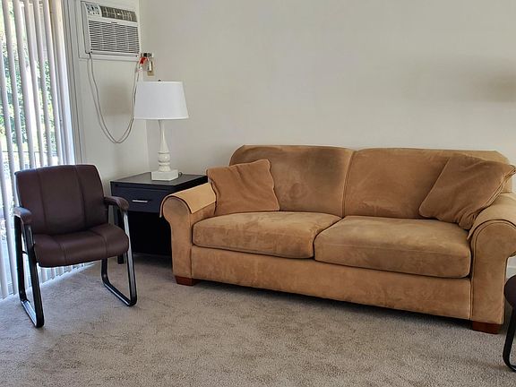 3rd image of 435 S El Molino Ave #5