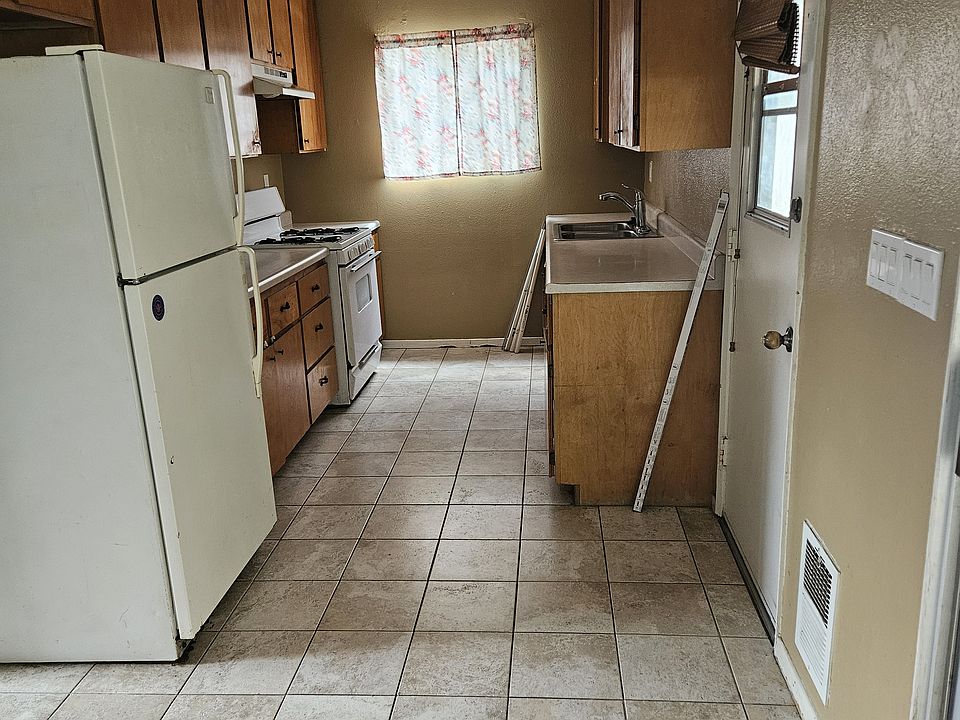 1st image of 3953 Cameo Dr