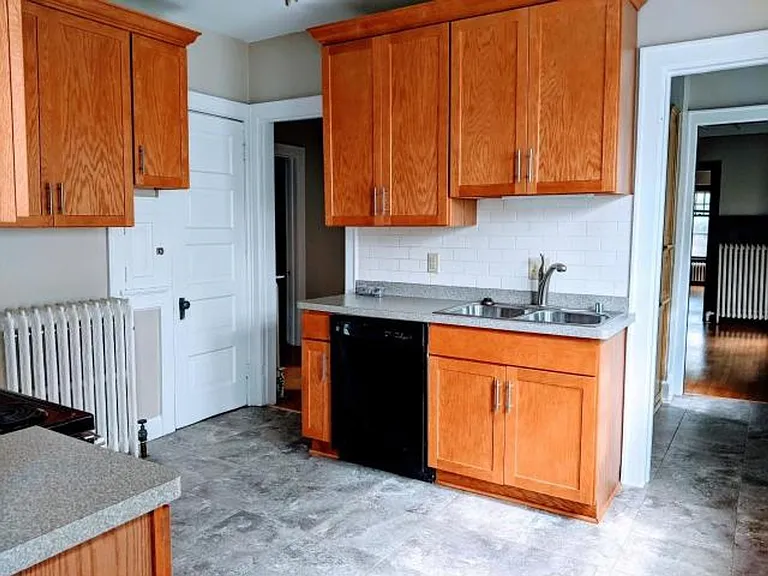 3015 N Prospect Ave — Photo 8