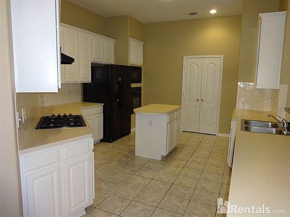 4th image of 1806 Arrowhead Ct