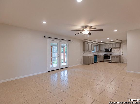 5th image of 222 Cloudmont Dr