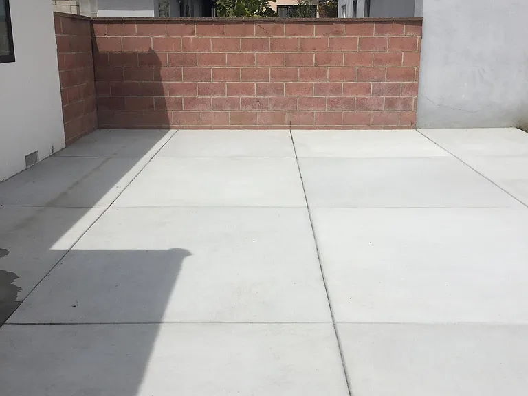 College Dr — Photo 8