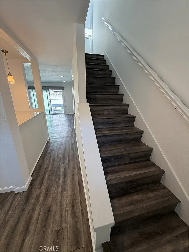 2 bed, 1.5 bath, 966 sqft, $3,400 — Photo 3