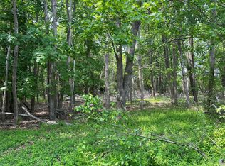 3A Basket Neck Ln, Remsenburg, NY 11960