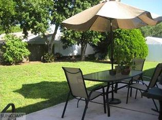 12374 Cumberland Dr, Largo, FL 33773