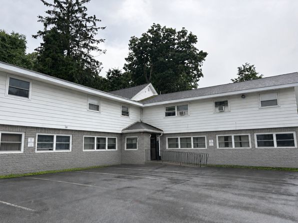 214 Center St #7