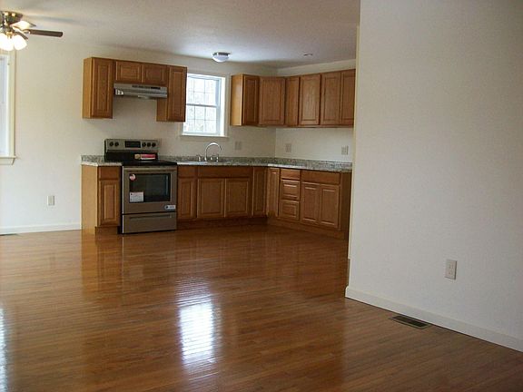 2nd image of 67-69 Savannah Ln