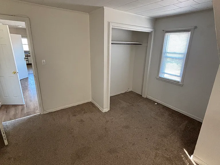 5107 N Catherine St #6 — Photo 8