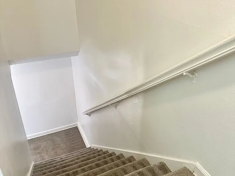 2909 Burgess Dr — Photo 9