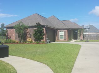 100 Lake Olivia Dr, Thibodaux, LA 70301