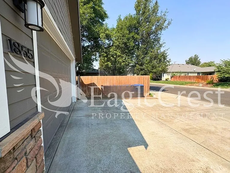 1855 Woodmere Loop — Photo 3