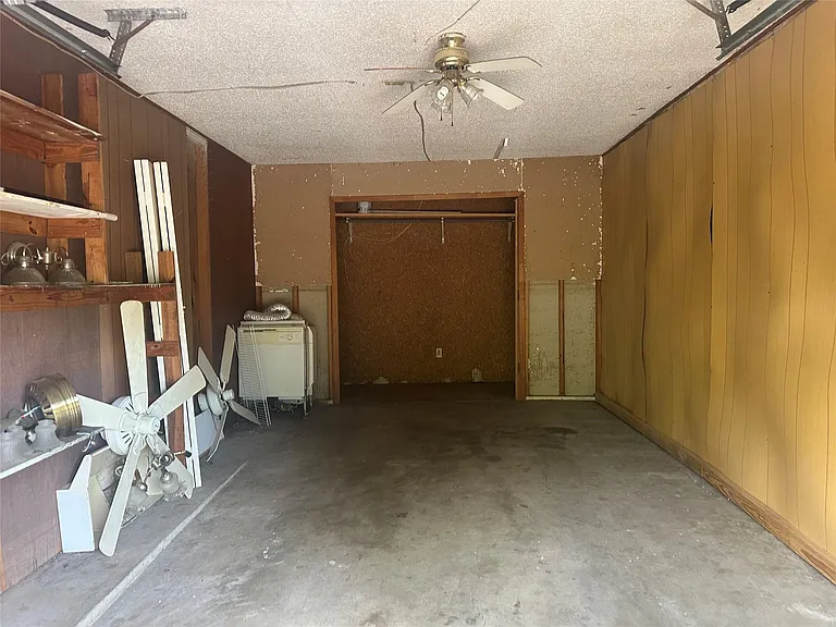 600 Normal Park Dr #B — Photo 11