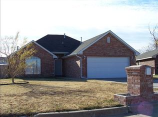 600 NE 20th St, Moore, OK 73160