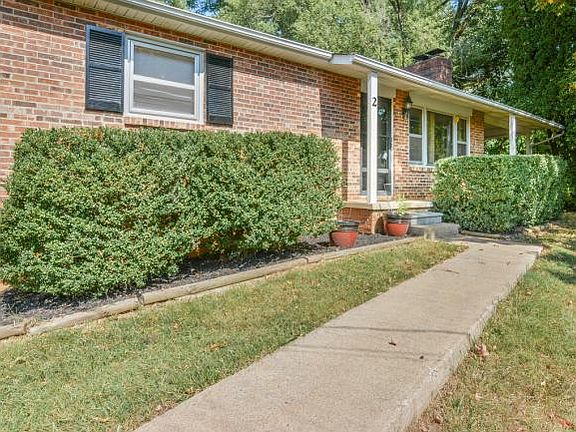 2nd image of 2 Haven Ln