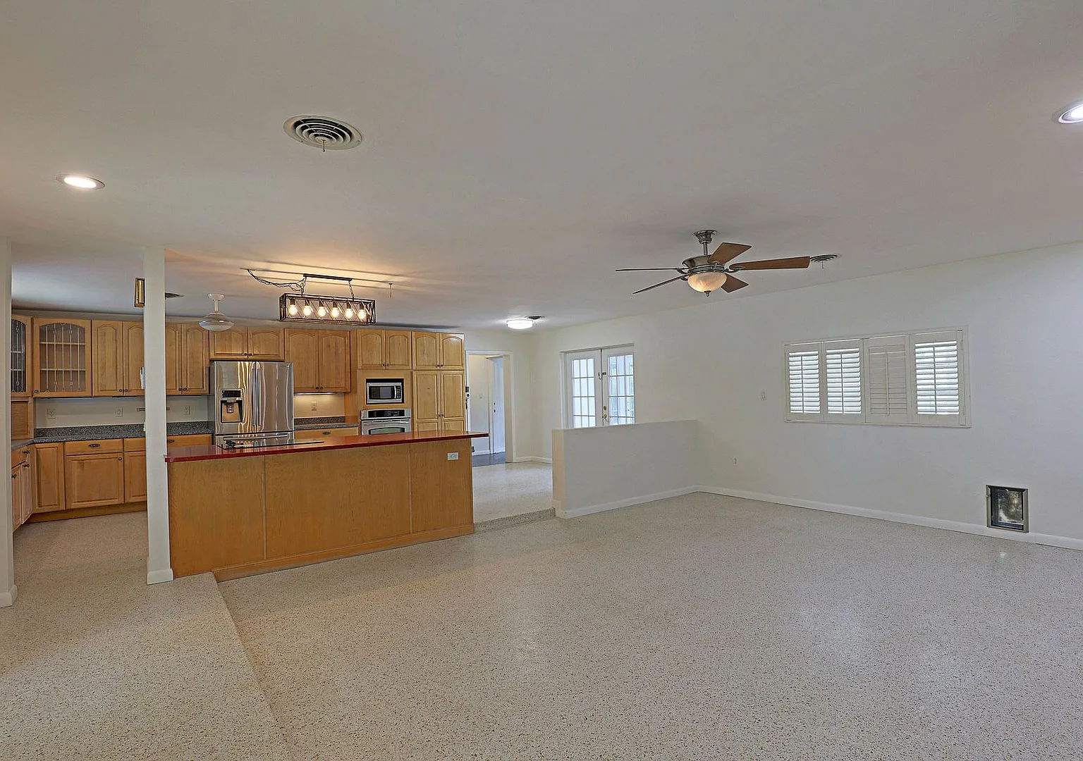 Space, Style & Freedom in a Highly Desirable Fort Myers Location — Photo 2
