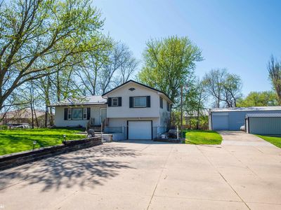 2609 Ridge Rd, Marshalltown, IA, 50158