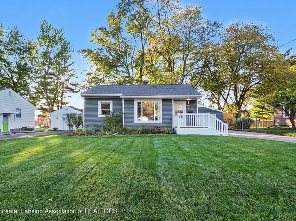 1120 Tulip St, Grand Ledge, MI 48837
