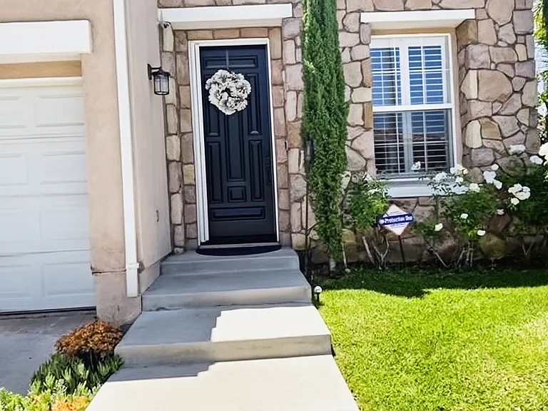 656 Milford St — Photo 1