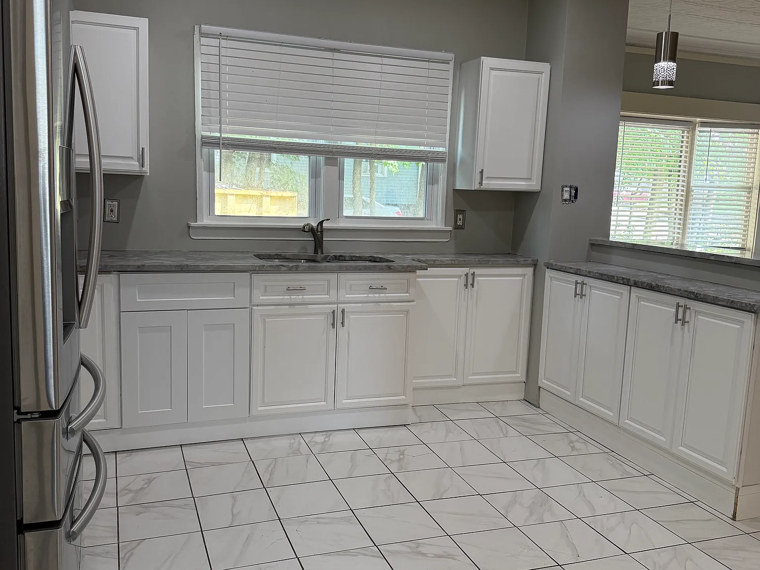 3 bed, 1100 sqft, $2,500 — Photo 2