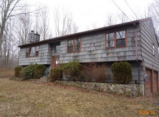 215 Riggs St, Oxford, CT 06478