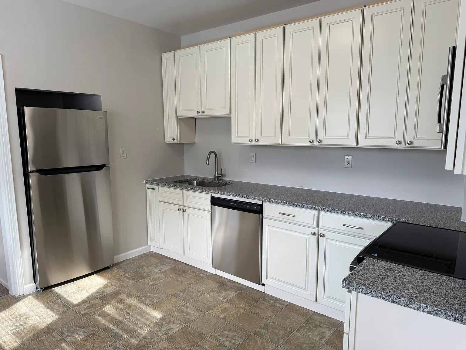 2 bed, 901 sqft, $1,800 — Photo 4