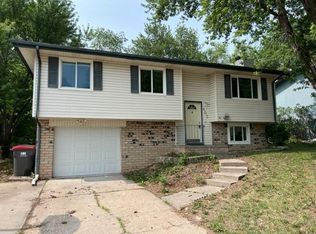 405 Bridger Rd, Lincoln, NE 68521