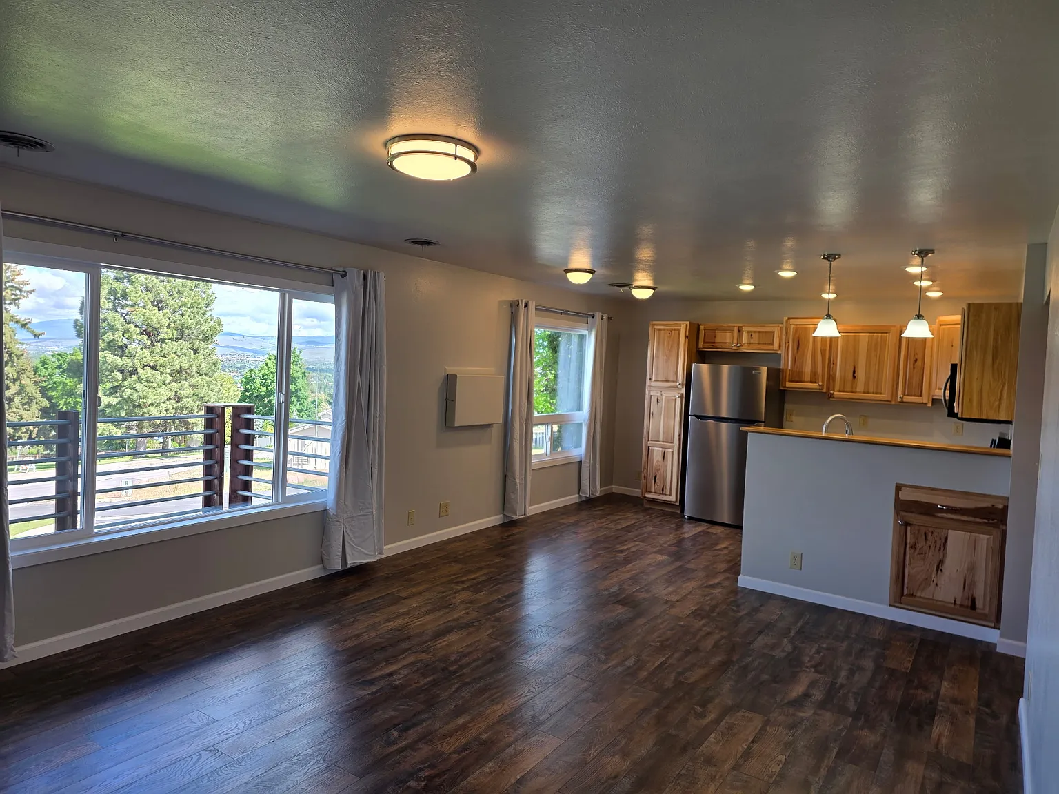 2 bed, 1.5 bath, 850 sqft, $1,650 — Photo 1