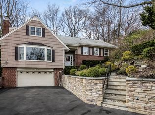 105 Old Colony Rd, Hartsdale, NY 10530