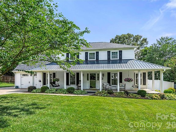 2nd image of 1401 Rivermont Dr