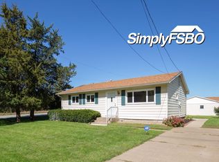1459 Wisconsin St, Le Claire, IA